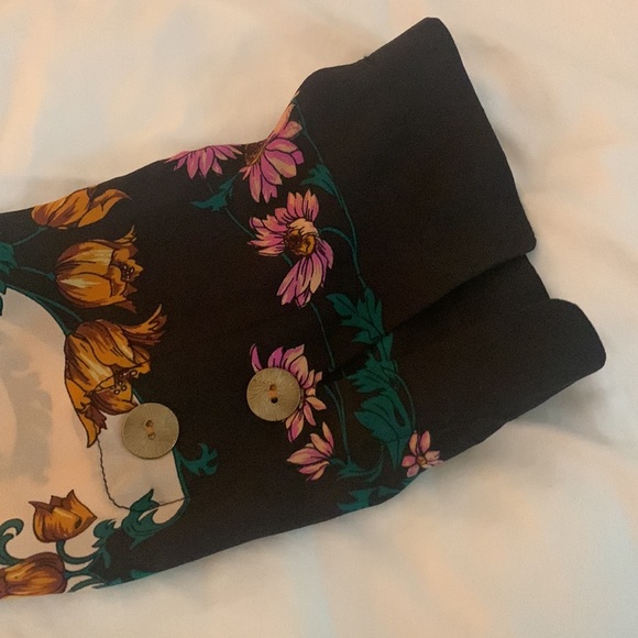 Silk floral tip from anthro - Picture 6 of 6